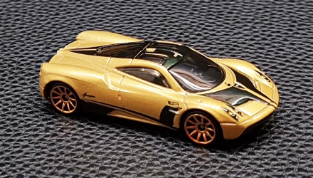 Машинка Базовая Hot Wheels Pagani Huayra Exotics 1:64 GRY90 Gold - Retromagaz, image 4