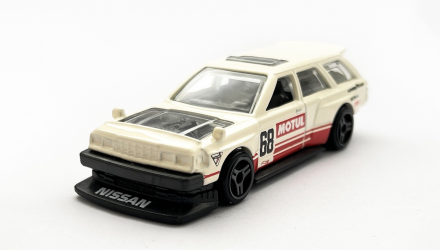 Машинка Базовая Hot Wheels Nissan Maxima Drift Car Wagons 1:64 HCT17 White - Retromagaz, image 2