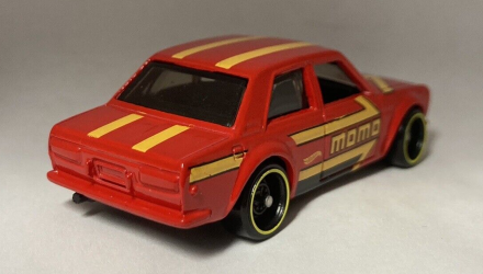 Машинка Базовая Hot Wheels '71 Datsun 510 MOMO Nightburnerz 1:64 FYD14 Red - Retromagaz, image 3