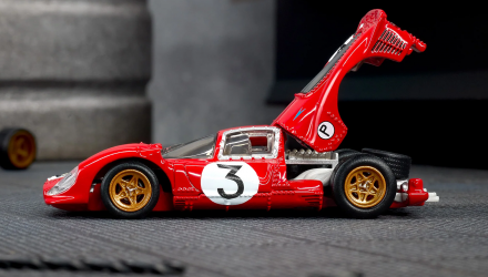 Машинка Premium Hot Wheels 1967 Ferrari 330 P4 Elite 64 1:64 JCP47 Red - Retromagaz, image 4
