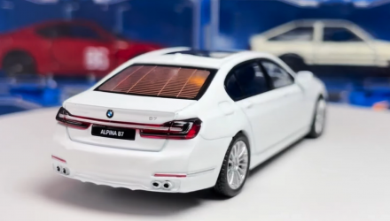 Машинка Premium MINI GT BMW Alpina B7 xDrive 1:64 White - Retromagaz, image 3