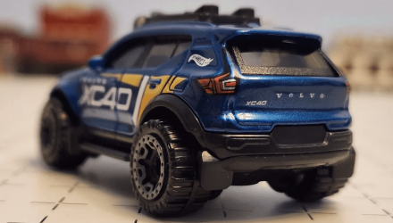 Машинка Базова Hot Wheels Volvo XC40 Recharge Green Speed 1:64 HTB79 Metallic Blue - Retromagaz, image 2