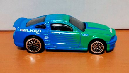 Машинка Базова Hot Wheels '07 Ford Mustang Falken Then and Now 1:64 HKJ43 Blue - Retromagaz, image 2