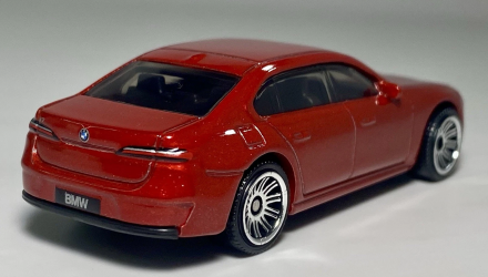 Машинка Велике Місто Matchbox 2024 BMW 7-Series Showroom 1:64 JBR06 Red - Retromagaz, image 2