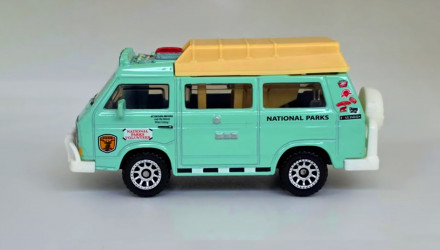 Тематична Машинка Matchbox 1986 Volkswagen T3 Vanagon Moving Parts 1:64 JHV32 Grey - Retromagaz, image 3