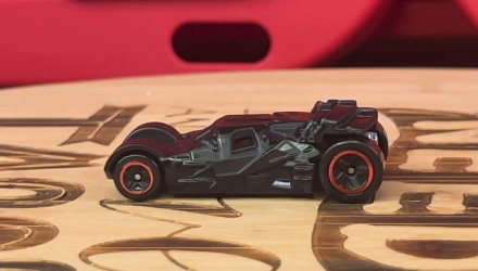 Машинка Базовая Hot Wheels DC Batman The Dark Knight Batmobile Batman 1:64 JJL13 Black - Retromagaz, image 3