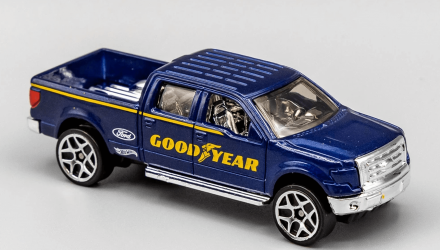 Машинка Базова Hot Wheels 2009 Ford F-150 Good Year Metro 1:64 HCT48 Dark Blue - Retromagaz, image 2