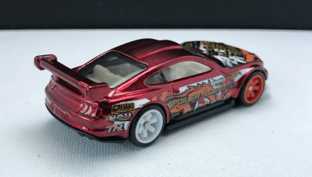 Машинка Базовая Hot Wheels Custom '18 Ford Mustang GT Super Treasure Hunt STH Spoiler Alert 1:64 HCY18 Red - Retromagaz, image 2