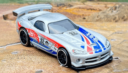 Машинка Базовая Hot Wheels Dodge Viper SRT10 ACR Exotics 1:64 HTC27 Silver - Retromagaz, image 4