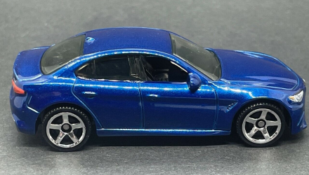 Машинка Большой Город Matchbox 2016 Alfa Romeo Giulia Metro 1:64 HFR89 Blue - Retromagaz, image 4