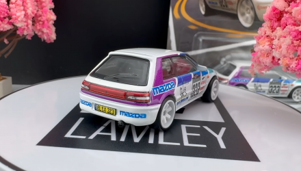 Машинка Premium Hot Wheels Mazda 323 GTR Modern Classics 1:64 JKF17 White - Retromagaz, image 2