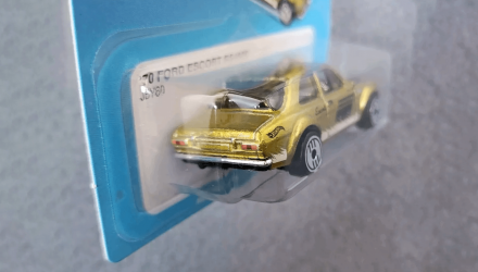 Тематична Машинка Hot Wheels '70 Ford Escort RS1600 Ultra Hots 1:64 JBY60 Gold - Retromagaz, image 3