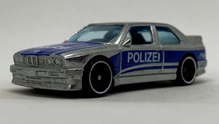 Машинка Базовая Hot Wheels '92 BMW M3 Zamac Rescue 1:64 GHG45 Silver - Retromagaz, image 2