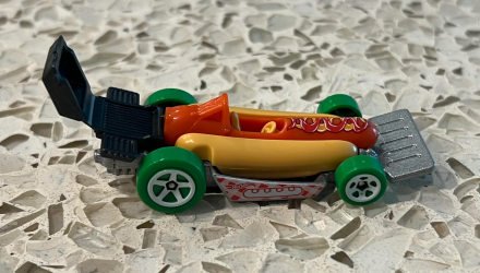 Машинка Базовая Hot Wheels Street Wiener Netflix Let`s Racers 1:64 HTC07 Yellow - Retromagaz, image 3