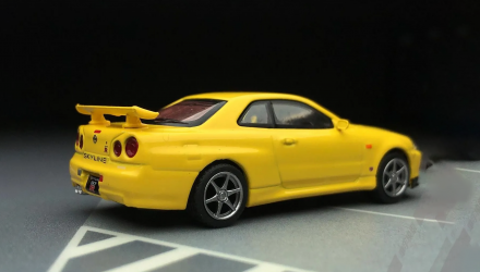 Машинка Premium MINI GT Skyline GT-R (R34) V-Spec 1:64 MGT00762 Yellow - Retromagaz, image 3