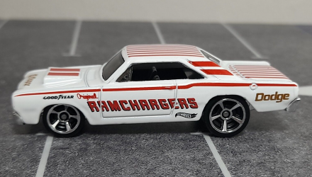 Машинка Базова Hot Wheels '68 Dodge Dart Gassers 1:64 HTC57 White - Retromagaz, image 3