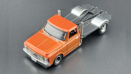 Машинка Premium Hot Wheels 1967 Chevy Custom C-10 Fast & Furious 1:64 JHW61 Orange - Retromagaz, image 4