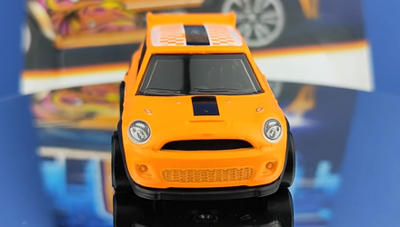 Тематична Машинка Hot Wheels Mini Cooper Mini Cooper S Challenge Neon Speeders 1:64 JBY96 Orange - Retromagaz, image 4