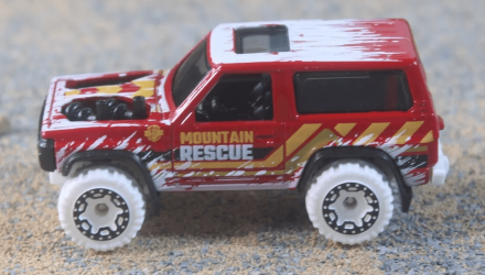 Машинка Базовая Hot Wheels Nissan Patrol Custom First Response 1:64 HTB59 Red - Retromagaz, image 3