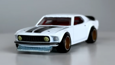 Машинка Premium Hot Wheels 1969 Ford Mustang Boss 302 Fast & Furious 1:64 HYP71 White - Retromagaz, image 2