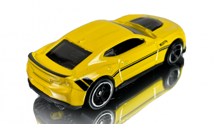 Машинка Базова Hot Wheels 2017 Camaro ZL1 Muscle Mania 1:64 HKJ52 Yellow - Retromagaz, image 3