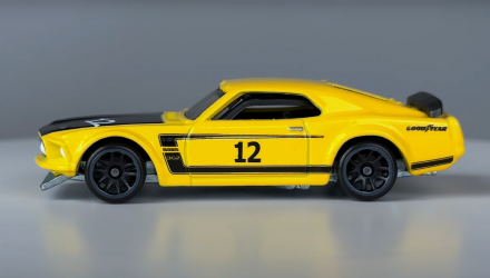 Тематична Машинка Hot Wheels 1969 Ford Mustang Boss 302 Vintage Racing Club 1:64 HRT81/HRV08 Yellow - Retromagaz, image 4