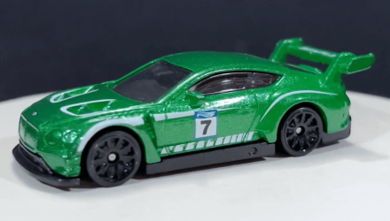 Машинка Базова Hot Wheels 2018 Bentley Continental GT3 Modified 1:64 HKH84 Green - Retromagaz, image 2