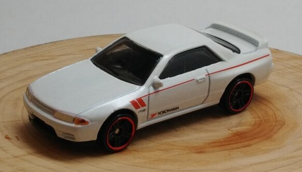 Машинка Базова Hot Wheels Skyline GT-R (BNR32) Yokohama Nissan 1:64 FYF04 White - Retromagaz, image 2