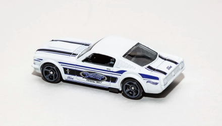 Машинка Базовая Hot Wheels '65 Mustang 2+2 Fastback Muscle Mania 1:64 FYD08 White - Retromagaz, image 3