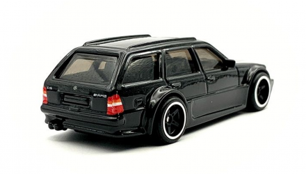 Машинка Premium Hot Wheels Mercedes-Benz AMG E 36 Estate Special Edition Boulevard 1:64 HCR05 Black - Retromagaz, image 3