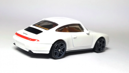 Машинка Базовая Hot Wheels '96 Porsche Carrera Nightburnerz 1:64 FYB71 White - Retromagaz, image 2