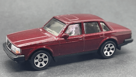 Машинка Велике Місто Matchbox 1986 Volvo 240 Metro 1:64 HVN52 Red - Retromagaz, image 1