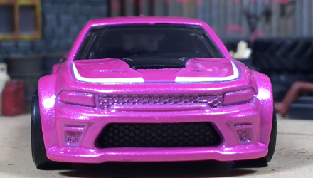 Машинка Базова Hot Wheels '20 Dodge Charger Hellcat Muscle Mania 1:64 JBB45 Pink - Retromagaz, image 4