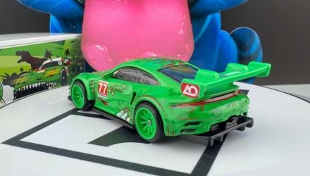 Машинка Premium 2шт Hot Wheels Porsche 911 GT3 R (992) та Fleet Flyer Team Transport 1:64 JHX98 Green - Retromagaz, image 2
