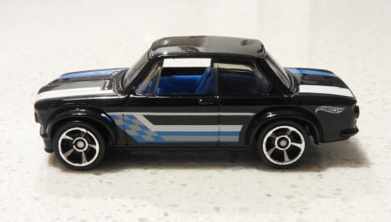 Машинка Базова Hot Wheels BMW 2002 BMW 1:64 DHR80 Black - Retromagaz, image 4