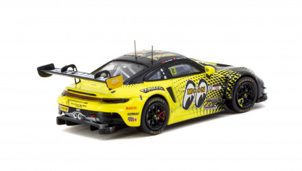 Машинка Premium Tarmac Works Porsche 911 GT3 R GT World Challenge Asia 2025 Phantom Global 1:64 T64-084-25FUJ13 Yellow - Retromagaz, image 2