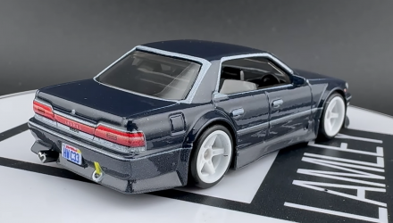 Машинка Premium Hot Wheels Nissan Nissan Laurel C33 Boulevard 1:64 JBL10 Black - Retromagaz, image 2