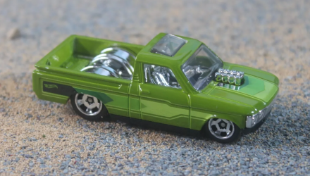 Машинка Базова Hot Wheels Custom '72 Chevy LUV Hot Trucks 1:64 HTC33 Green - Retromagaz, image 1