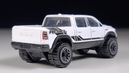 Машинка Базова Hot Wheels 2020 Ram 1500 Rebel Factory Fresh 1:64 HTC52 White - Retromagaz, image 2