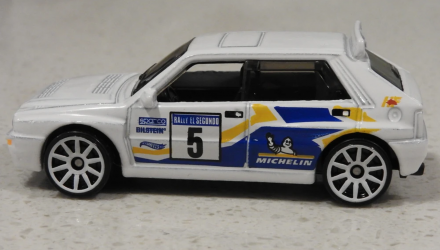 Машинка Базова Hot Wheels Lancia Delta Integrale Baja Blazers 1:64 GRX51 White - Retromagaz, image 4