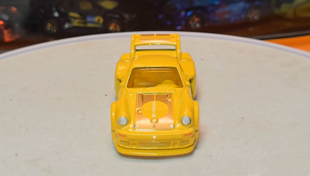 Тематична Машинка Hot Wheels Porsche Porsche 934/5 Pantone 1:64 JKY53 Yellow - Retromagaz, image 4