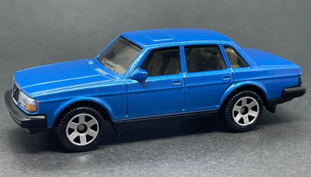 Машинка Велике Місто Matchbox 1986 Volvo 240 Showroom 1:64 HLC44 Blue - Retromagaz, image 2