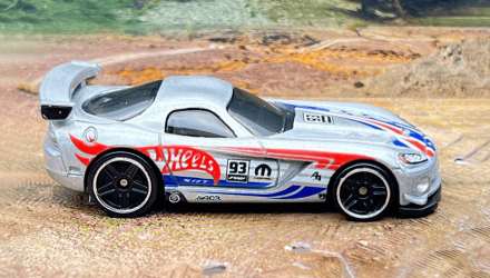 Машинка Базовая Hot Wheels Dodge Viper SRT10 ACR Exotics 1:64 HTC27 Silver - Retromagaz, image 3