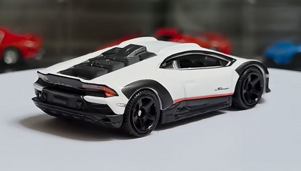Тематическая Машинка Matchbox Lamborghini Huracan Sterrato Moving Parts 1:64 JHV53 White - Retromagaz, image 2