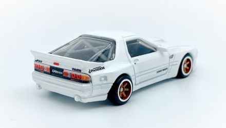 Машинка Premium Hot Wheels Mazda RX7 FC Pandem Ronin Run 1:64 HCJ86 White - Retromagaz, image 3