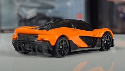 Машинка Базовая Hot Wheels McLaren W1 Race Day 1:64 HYW41 Orange - Retromagaz, image 2