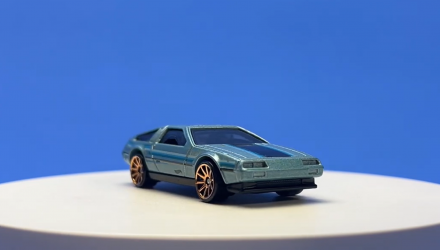 Машинка Базова Hot Wheels DMC Delorean The `80S 1:64 HKG84 Silver - Retromagaz, image 1