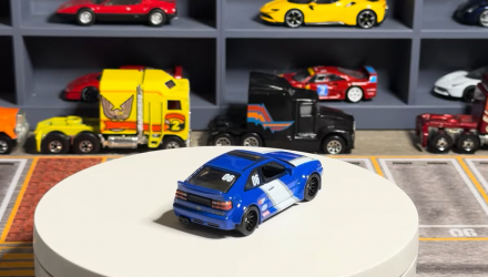 Машинка Premium 2шт Hot Wheels Volkswagen Corrado VR6 та Retro Rig Team Transport 1:64 JHX95 Blue - Retromagaz, image 4