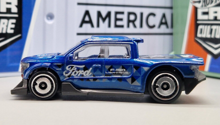 Машинка Базовая Hot Wheels Ford F-150 Lightning Custom Hot Trucks 1:64 HKG66 Blue - Retromagaz, image 4