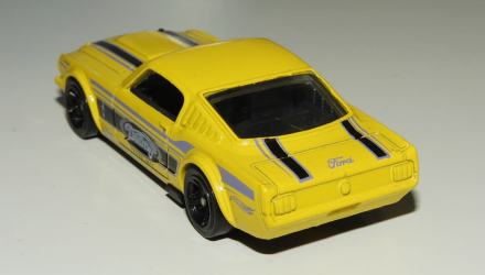 Машинка Базовая Hot Wheels '65 Mustang 2+2 Fastback Muscle Mania 1:64 FYG74 Yellow - Retromagaz, image 4